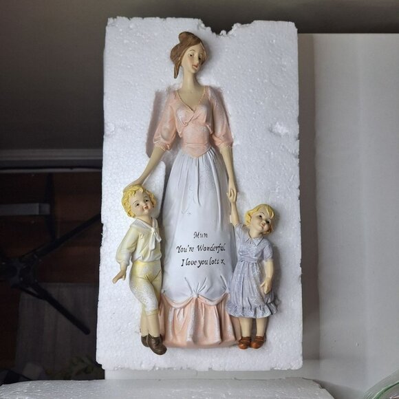 European Figurine Mum Children Mom Wonderful 12 Inches Tall Lightweight Gift - Picture 8 of 14